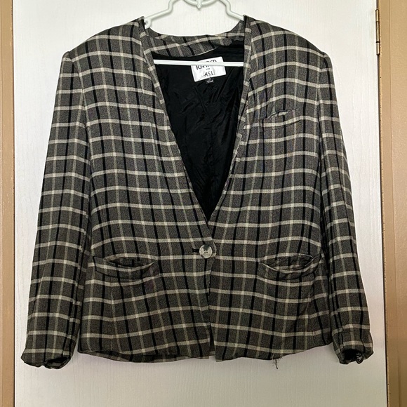 Blazer - Picture 3 of 11